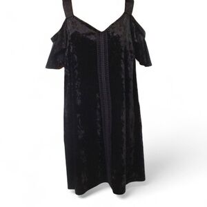 [5x$25] ⭐️ NWT Size 1X Black velvet dress cold shoulder